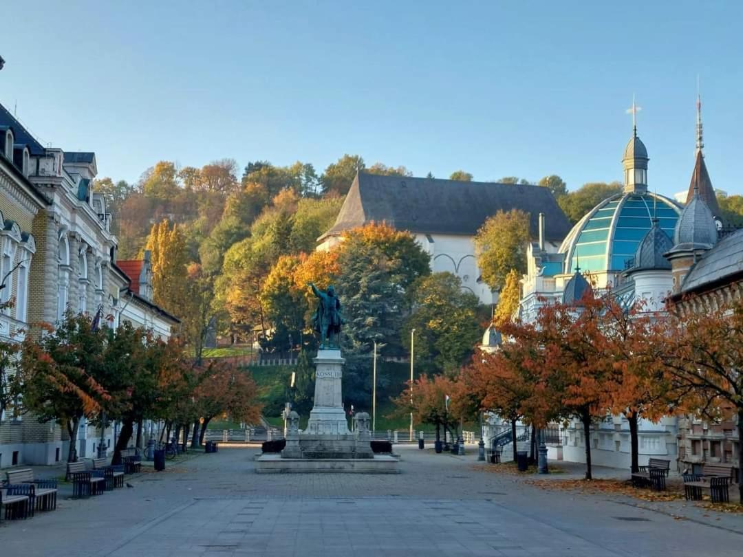 Julia Apartman Miskolc Exterior photo